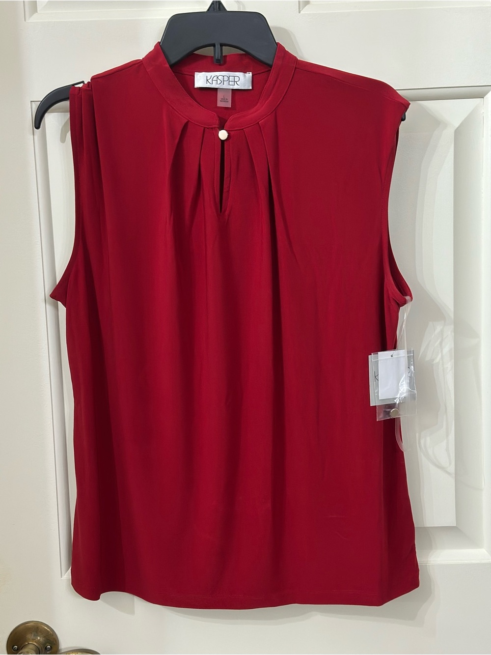 Kasper NWT Fire Red Sleeveless Pleated Keyhole Blouse L